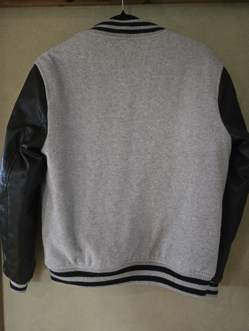 Grey Wool & Black Leather Sleeve Varsity Jacket with LA Patch, Youth Size XL, 16 - Picture 2 of 7